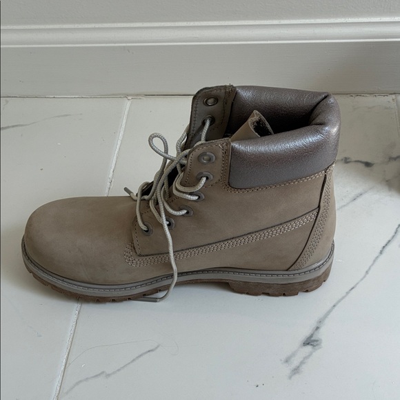 Timberland Grey Lace-Up Boots - Picture 4 of 8